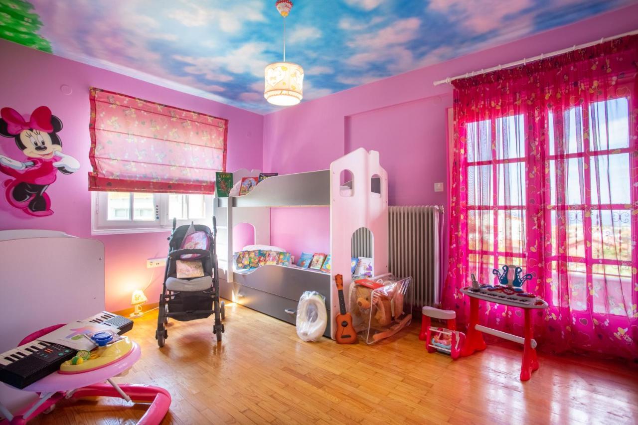 Τraditional Fully Detached Villa On A Luxurious Hillock Of Thessaloniki With Its Own Garden Also For Family & Wedding Gatherings For 10 To 25 People Only 15 Minutes From Airport Eksteriør billede