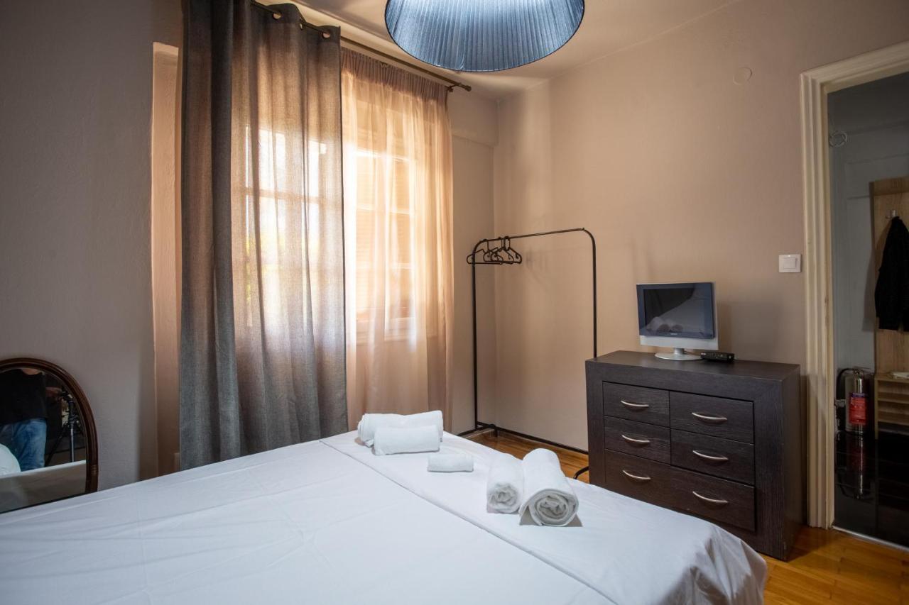 Τraditional Fully Detached Villa On A Luxurious Hillock Of Thessaloniki With Its Own Garden Also For Family & Wedding Gatherings For 10 To 25 People Only 15 Minutes From Airport Eksteriør billede