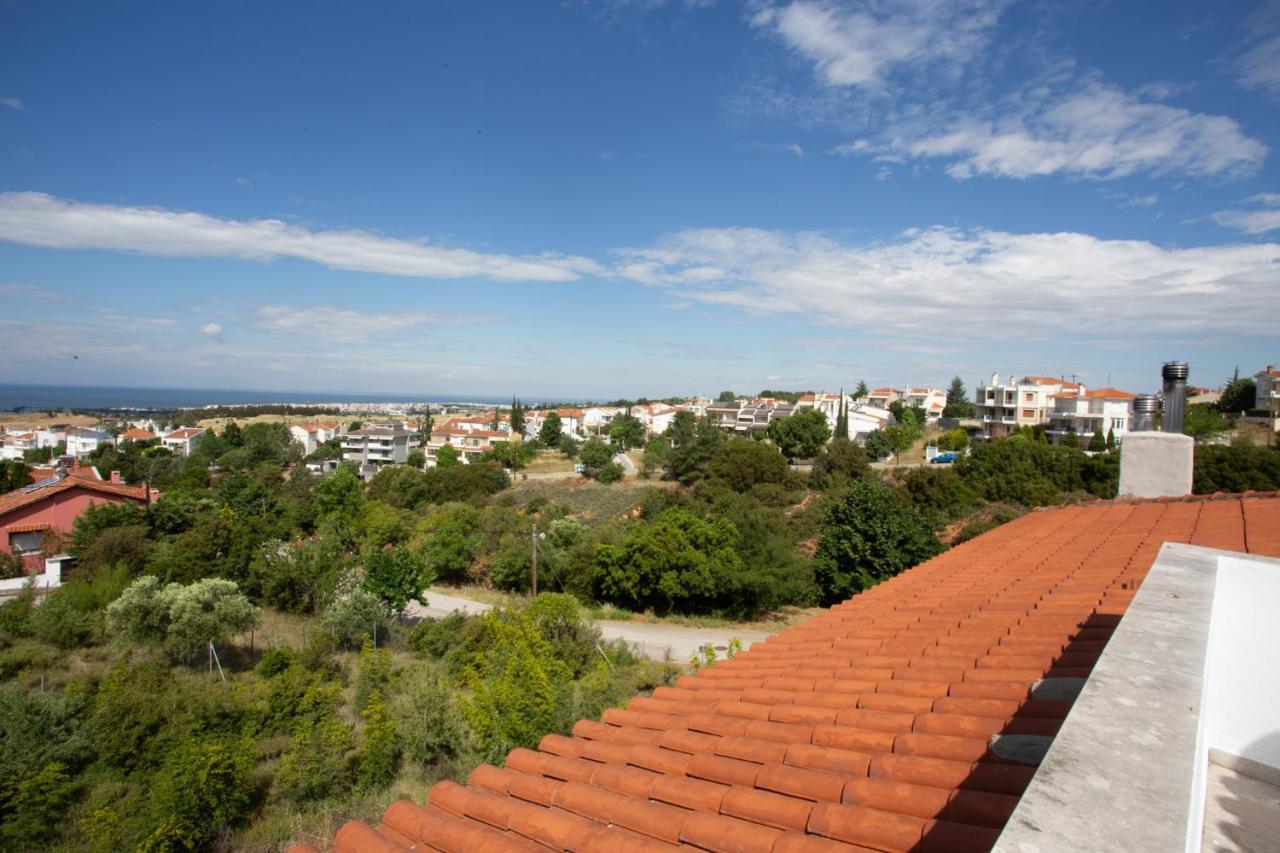 Τraditional Fully Detached Villa On A Luxurious Hillock Of Thessaloniki With Its Own Garden Also For Family & Wedding Gatherings For 10 To 25 People Only 15 Minutes From Airport Eksteriør billede