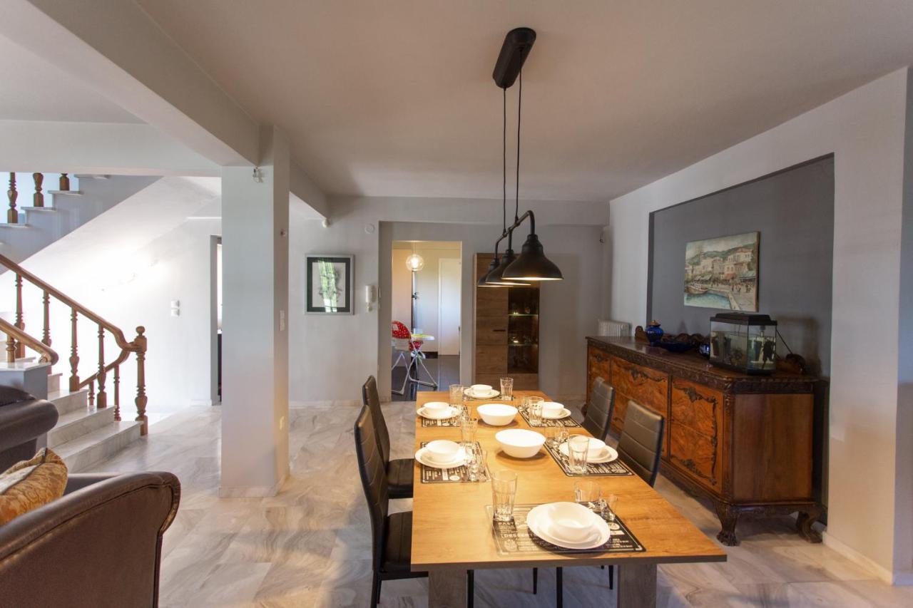 Τraditional Fully Detached Villa On A Luxurious Hillock Of Thessaloniki With Its Own Garden Also For Family & Wedding Gatherings For 10 To 25 People Only 15 Minutes From Airport Eksteriør billede