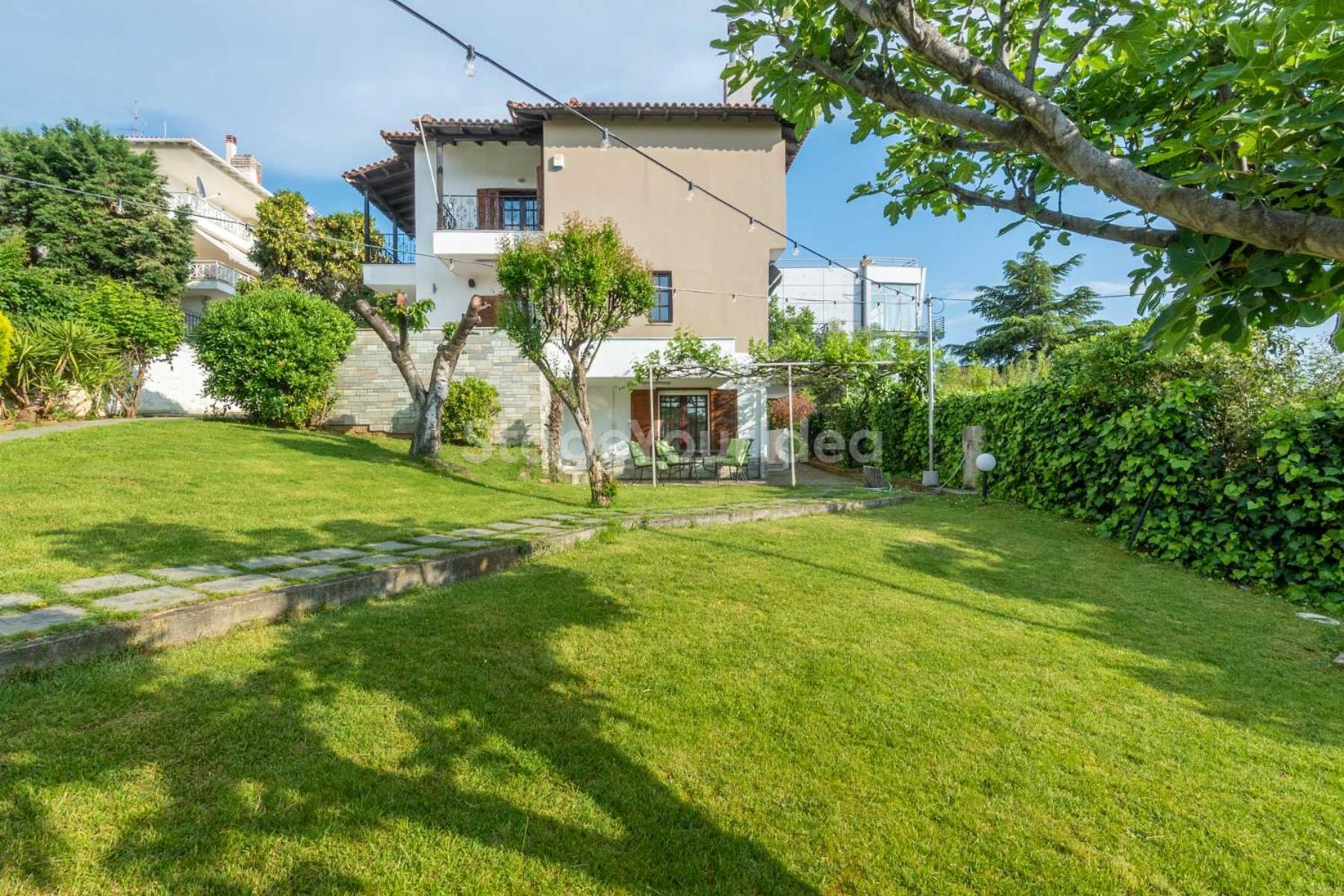 Τraditional Fully Detached Villa On A Luxurious Hillock Of Thessaloniki With Its Own Garden Also For Family & Wedding Gatherings For 10 To 25 People Only 15 Minutes From Airport Eksteriør billede